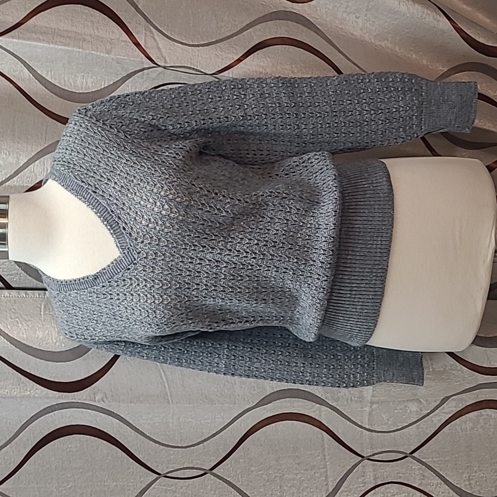Vintage Gray 1970s V-Neck Sweater